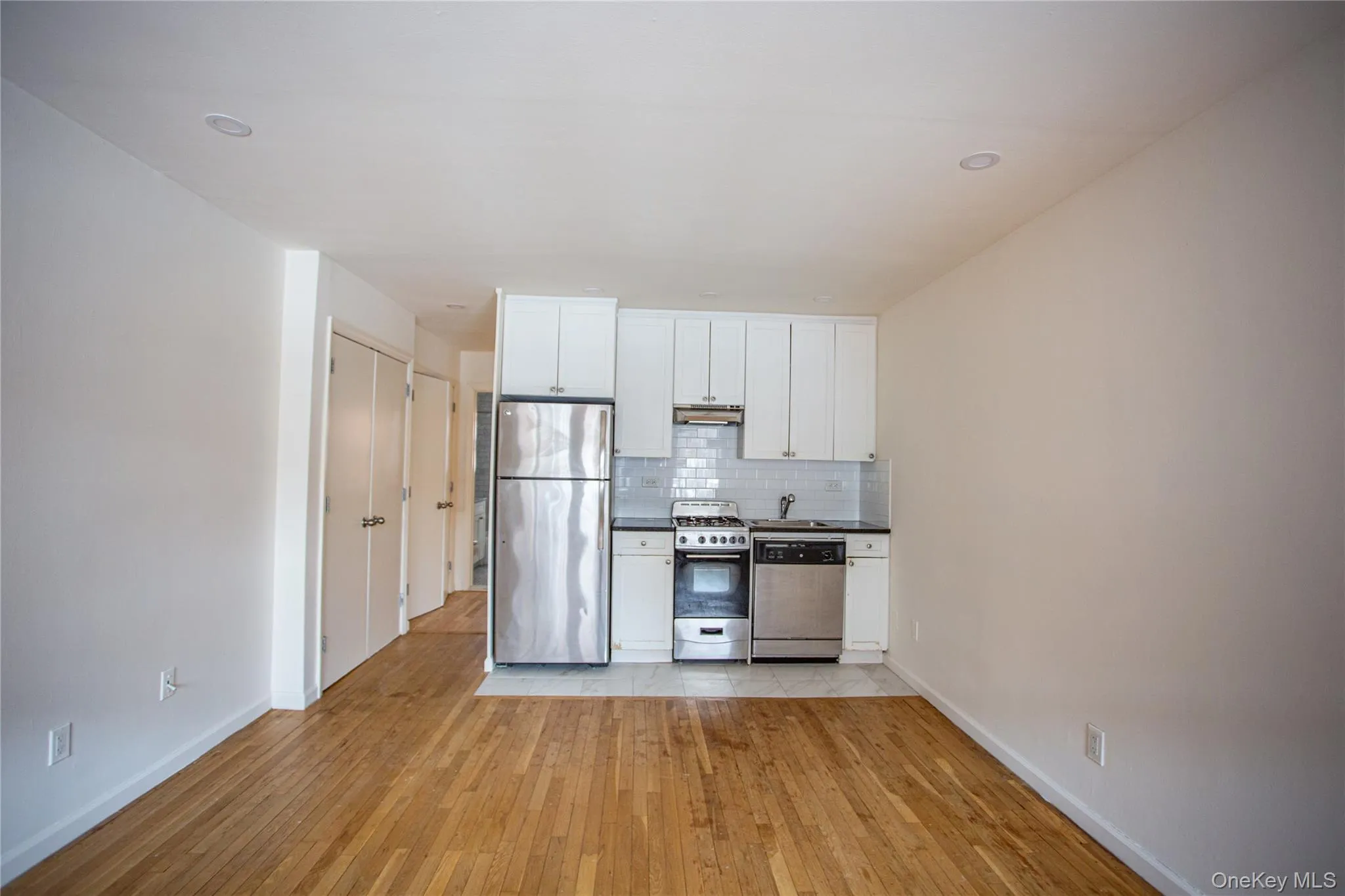 765 Shore Road, Long Beach, NY, 1 Bedroom Bedrooms, 4 Rooms Rooms,1 BathroomBathrooms,Residential Lease,For Rent,Shore,0,1051154 765 Shore Road, Long Beach, NY, 1 Bedroom Bedrooms, 4 Rooms Rooms,1 BathroomBathrooms,Residential Lease,For Rent,Shore,0,1051154