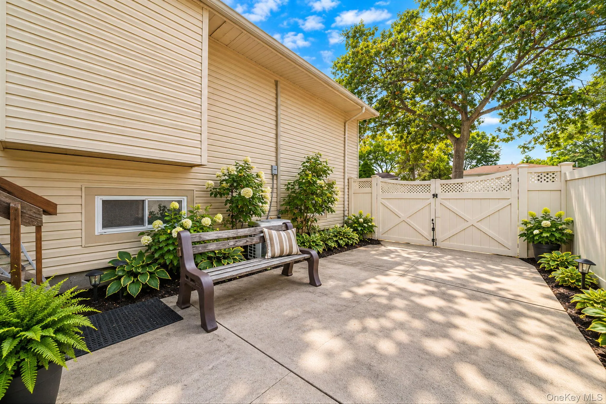 9 Mulberry Drive, Smithtown, NY, 4 Bedrooms Bedrooms, 9 Rooms Rooms,2 BathroomsBathrooms,Residential,For Rent,Mulberry,0,1051155 9 Mulberry Drive, Smithtown, NY, 4 Bedrooms Bedrooms, 9 Rooms Rooms,2 BathroomsBathrooms,Residential,For Rent,Mulberry,0,1051155