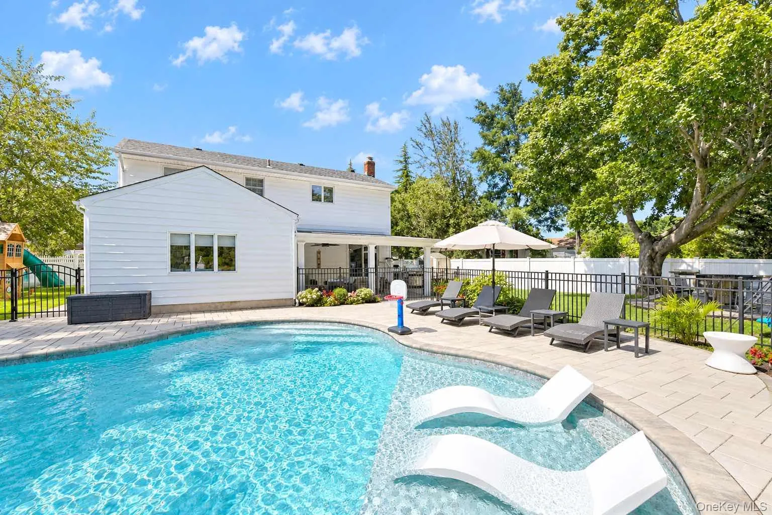 37 Gaymor Lane, Smithtown, NY, 4 Bedrooms Bedrooms, 9 Rooms Rooms,2 BathroomsBathrooms,Residential,For Rent,Gaymor,0,1051164 37 Gaymor Lane, Smithtown, NY, 4 Bedrooms Bedrooms, 9 Rooms Rooms,2 BathroomsBathrooms,Residential,For Rent,Gaymor,0,1051164