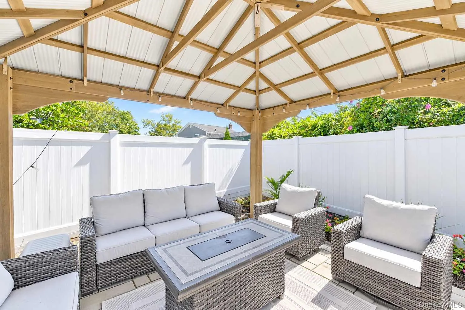 37 Gaymor Lane, Smithtown, NY, 4 Bedrooms Bedrooms, 9 Rooms Rooms,2 BathroomsBathrooms,Residential,For Rent,Gaymor,0,1051164 37 Gaymor Lane, Smithtown, NY, 4 Bedrooms Bedrooms, 9 Rooms Rooms,2 BathroomsBathrooms,Residential,For Rent,Gaymor,0,1051164