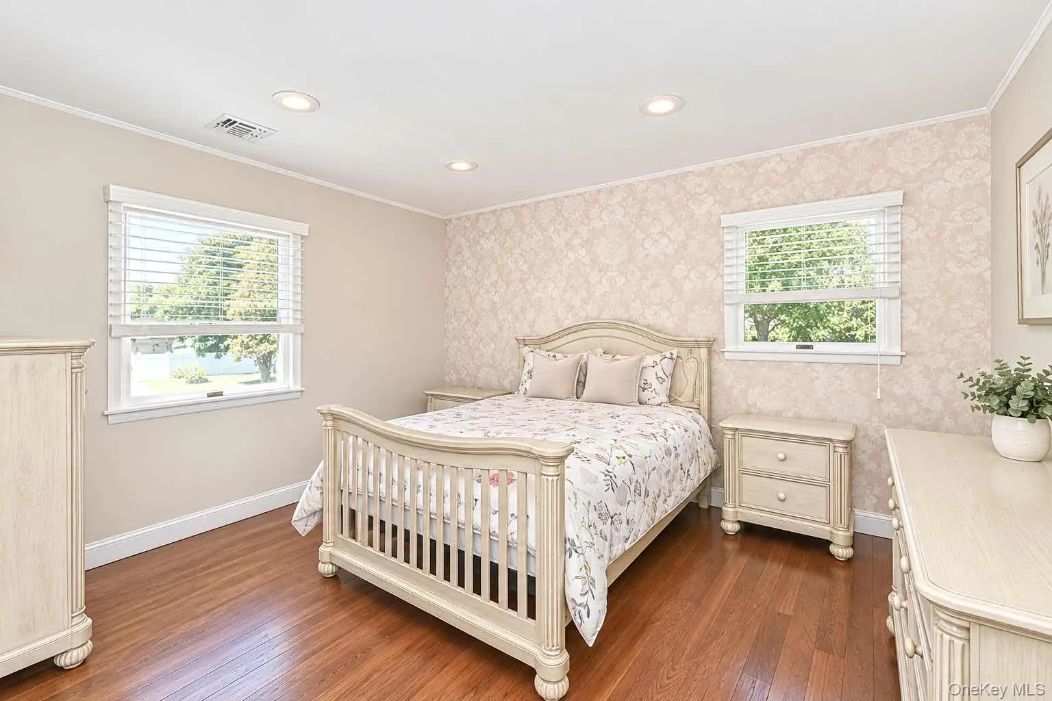 37 Gaymor Lane, Smithtown, NY, 4 Bedrooms Bedrooms, 9 Rooms Rooms,2 BathroomsBathrooms,Residential,For Rent,Gaymor,0,1051164 37 Gaymor Lane, Smithtown, NY, 4 Bedrooms Bedrooms, 9 Rooms Rooms,2 BathroomsBathrooms,Residential,For Rent,Gaymor,0,1051164