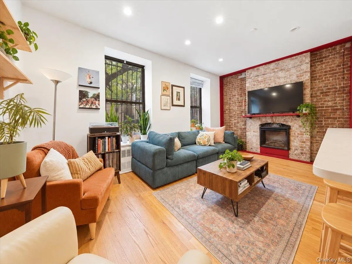 51 W 106th St New York, New York, NY, 3 Bedrooms Bedrooms, 5 Rooms Rooms,1 BathroomBathrooms,Residential,For Rent,New York,0,1051173 51 W 106th St New York, New York, NY, 3 Bedrooms Bedrooms, 5 Rooms Rooms,1 BathroomBathrooms,Residential,For Rent,New York,0,1051173