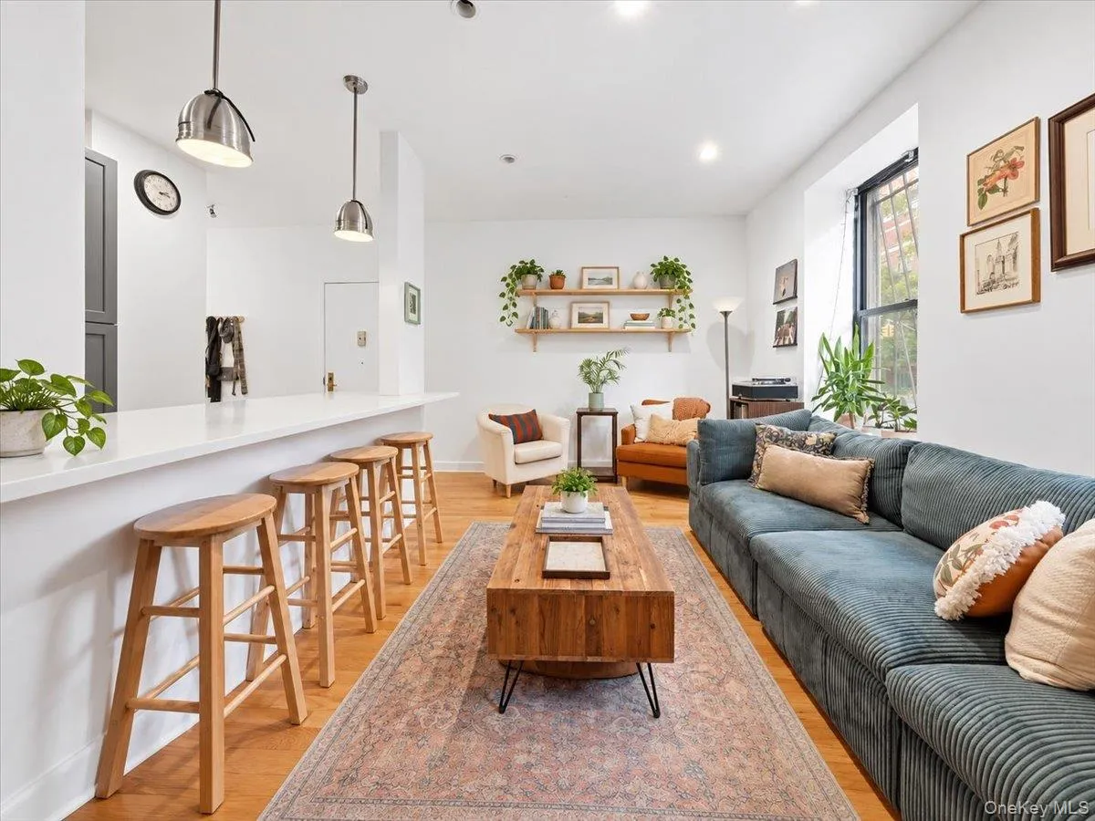51 W 106th St New York, New York, NY, 3 Bedrooms Bedrooms, 5 Rooms Rooms,1 BathroomBathrooms,Residential,For Rent,New York,0,1051173 51 W 106th St New York, New York, NY, 3 Bedrooms Bedrooms, 5 Rooms Rooms,1 BathroomBathrooms,Residential,For Rent,New York,0,1051173