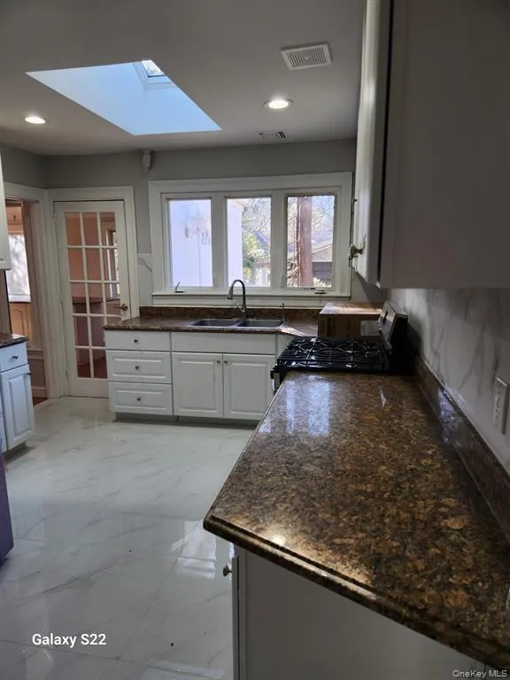 8 Brampton Lane, North Hempstead, NY, 3 Bedrooms Bedrooms, 9 Rooms Rooms,2 BathroomsBathrooms,Residential Lease,For Rent,Brampton,0,1051182 8 Brampton Lane, North Hempstead, NY, 3 Bedrooms Bedrooms, 9 Rooms Rooms,2 BathroomsBathrooms,Residential Lease,For Rent,Brampton,0,1051182