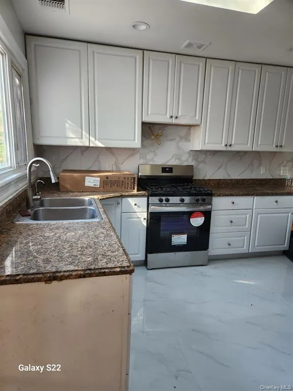 8 Brampton Lane, North Hempstead, NY, 3 Bedrooms Bedrooms, 9 Rooms Rooms,2 BathroomsBathrooms,Residential Lease,For Rent,Brampton,0,1051182 8 Brampton Lane, North Hempstead, NY, 3 Bedrooms Bedrooms, 9 Rooms Rooms,2 BathroomsBathrooms,Residential Lease,For Rent,Brampton,0,1051182