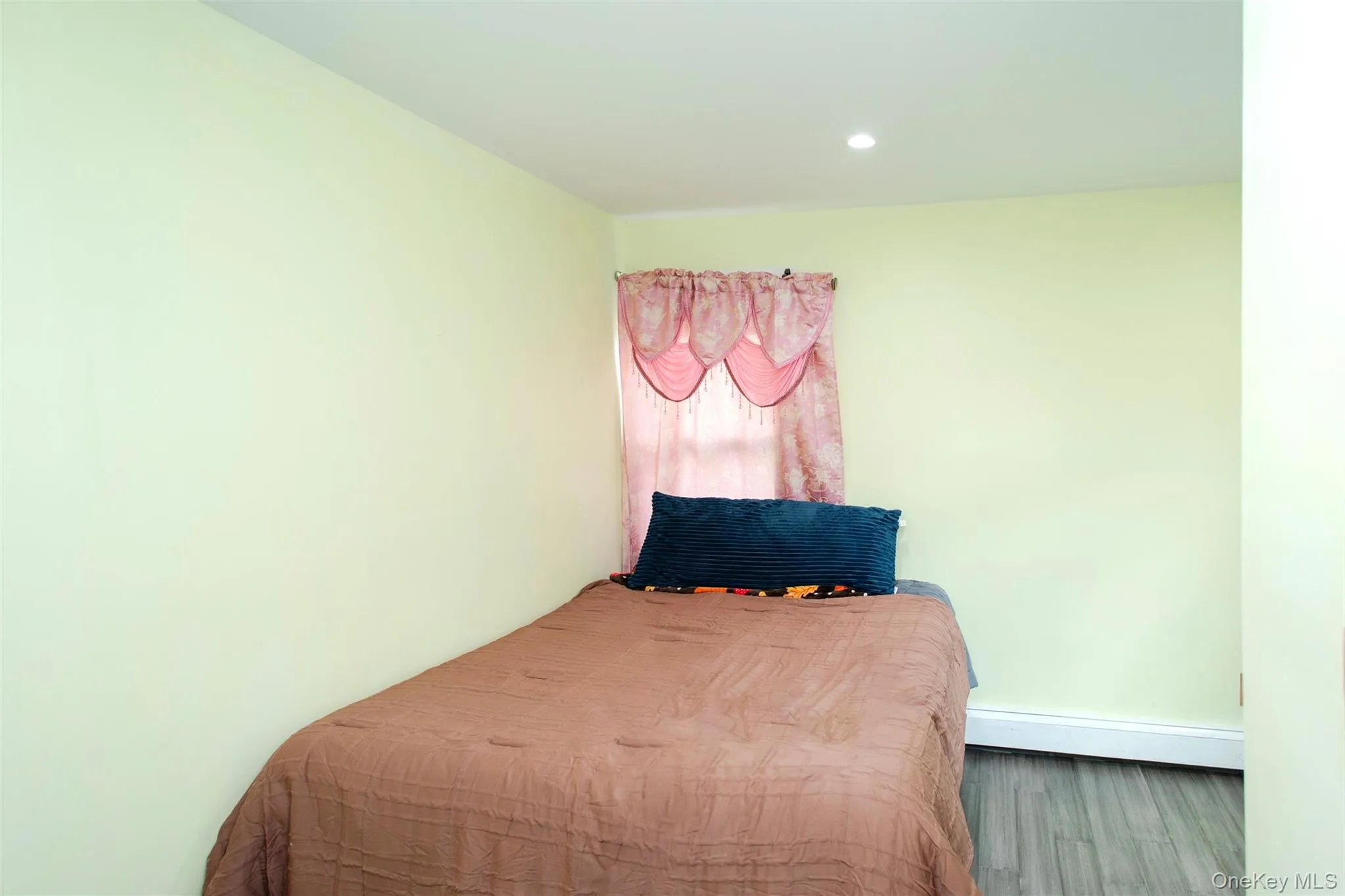 1 Brightside Avenue, Islip, NY, 5 Bedrooms Bedrooms, 7 Rooms Rooms,3 BathroomsBathrooms,Residential,For Rent,Brightside,0,1051183 1 Brightside Avenue, Islip, NY, 5 Bedrooms Bedrooms, 7 Rooms Rooms,3 BathroomsBathrooms,Residential,For Rent,Brightside,0,1051183