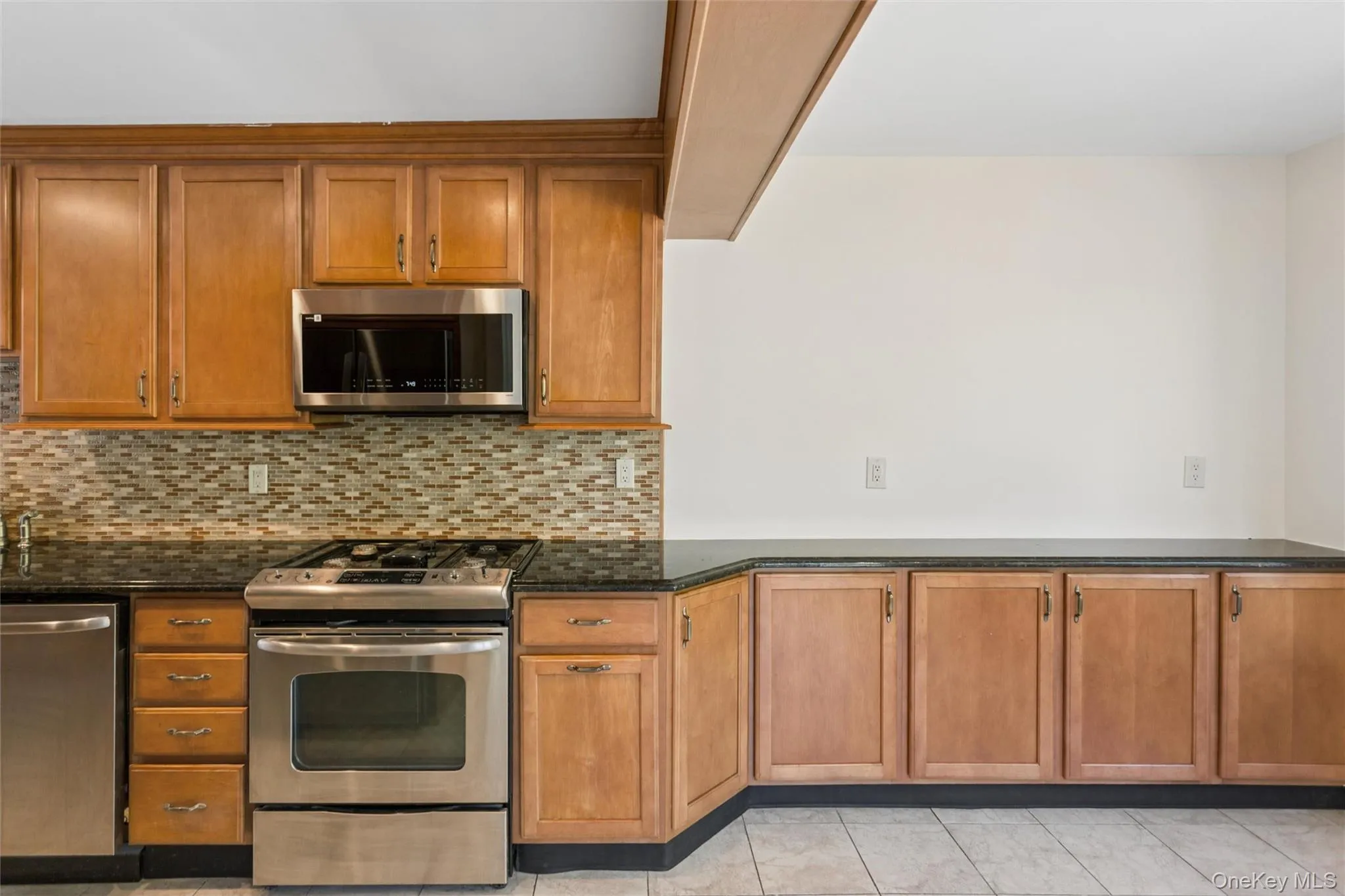 597 Old Country Road, Babylon, NY, 4 Bedrooms Bedrooms, 12 Rooms Rooms,2 BathroomsBathrooms,Residential,For Rent,Old Country,0,1051185 597 Old Country Road, Babylon, NY, 4 Bedrooms Bedrooms, 12 Rooms Rooms,2 BathroomsBathrooms,Residential,For Rent,Old Country,0,1051185