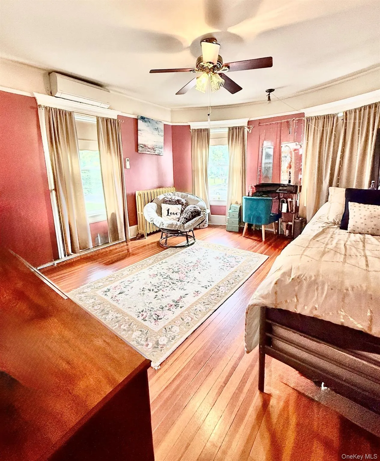 Main House Upstairs Bedroom Hardwood flooring, painted walls with decorative border, white trim Main House Upstairs Bedroom Hardwood flooring, painted walls with decorative border, white trim