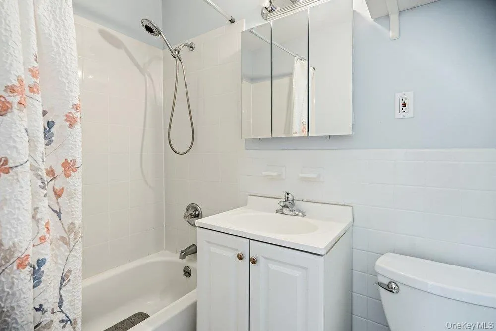 460 Old Town Road, Brookhaven, NY, 1 Bedroom Bedrooms, 3 Rooms Rooms,1 BathroomBathrooms,Residential,For Rent,Old Town,0,1051197 460 Old Town Road, Brookhaven, NY, 1 Bedroom Bedrooms, 3 Rooms Rooms,1 BathroomBathrooms,Residential,For Rent,Old Town,0,1051197