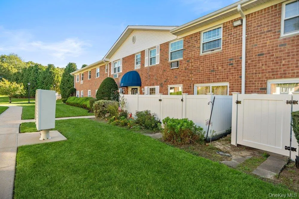 460 Old Town Road, Brookhaven, NY, 1 Bedroom Bedrooms, 3 Rooms Rooms,1 BathroomBathrooms,Residential,For Rent,Old Town,0,1051197 460 Old Town Road, Brookhaven, NY, 1 Bedroom Bedrooms, 3 Rooms Rooms,1 BathroomBathrooms,Residential,For Rent,Old Town,0,1051197