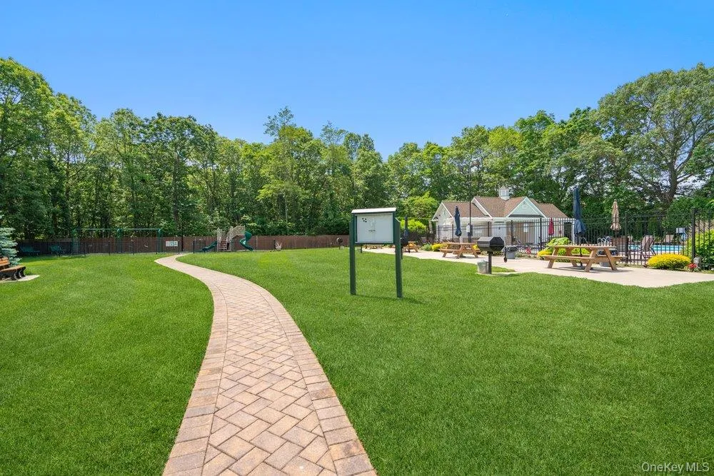 460 Old Town Road, Brookhaven, NY, 1 Bedroom Bedrooms, 3 Rooms Rooms,1 BathroomBathrooms,Residential,For Rent,Old Town,0,1051197 460 Old Town Road, Brookhaven, NY, 1 Bedroom Bedrooms, 3 Rooms Rooms,1 BathroomBathrooms,Residential,For Rent,Old Town,0,1051197