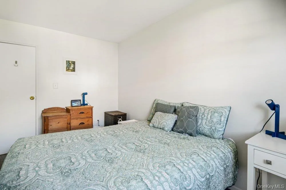 460 Old Town Road, Brookhaven, NY, 1 Bedroom Bedrooms, 3 Rooms Rooms,1 BathroomBathrooms,Residential,For Rent,Old Town,0,1051197 460 Old Town Road, Brookhaven, NY, 1 Bedroom Bedrooms, 3 Rooms Rooms,1 BathroomBathrooms,Residential,For Rent,Old Town,0,1051197
