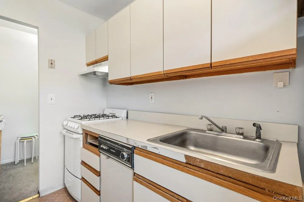 460 Old Town Road, Brookhaven, NY, 1 Bedroom Bedrooms, 3 Rooms Rooms,1 BathroomBathrooms,Residential,For Rent,Old Town,0,1051197 460 Old Town Road, Brookhaven, NY, 1 Bedroom Bedrooms, 3 Rooms Rooms,1 BathroomBathrooms,Residential,For Rent,Old Town,0,1051197
