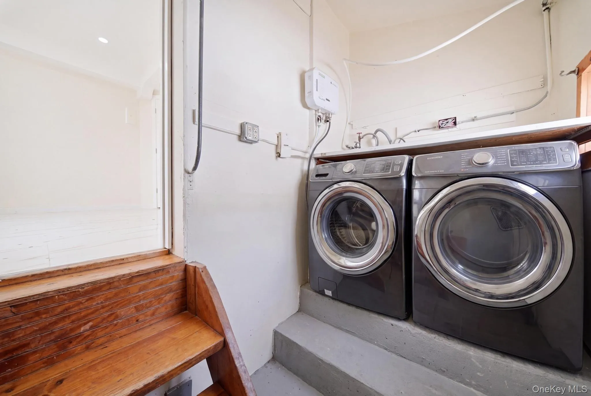 21615 113th Avenue, New York, NY, 4 Bedrooms Bedrooms, 10 Rooms Rooms,2 BathroomsBathrooms,Residential,For Rent,113th,0,1051202 21615 113th Avenue, New York, NY, 4 Bedrooms Bedrooms, 10 Rooms Rooms,2 BathroomsBathrooms,Residential,For Rent,113th,0,1051202