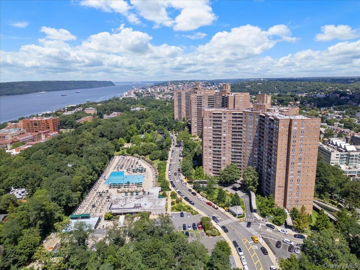 5700 Arlington Avenue, New York, NY, 1 Bedroom Bedrooms, 3 Rooms Rooms,1 BathroomBathrooms,Residential,For Rent,Arlington,0,1051206 5700 Arlington Avenue, New York, NY, 1 Bedroom Bedrooms, 3 Rooms Rooms,1 BathroomBathrooms,Residential,For Rent,Arlington,0,1051206