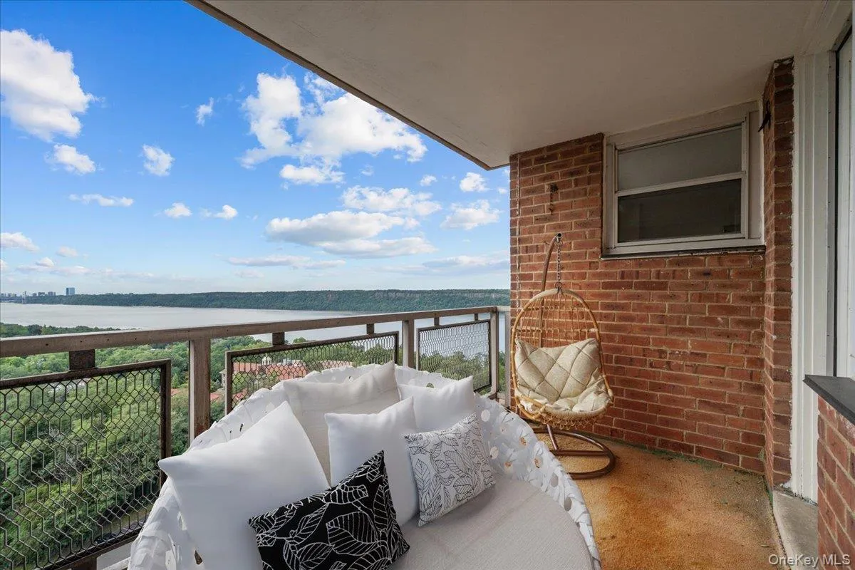 5700 Arlington Avenue, New York, NY, 1 Bedroom Bedrooms, 3 Rooms Rooms,1 BathroomBathrooms,Residential,For Rent,Arlington,0,1051206 5700 Arlington Avenue, New York, NY, 1 Bedroom Bedrooms, 3 Rooms Rooms,1 BathroomBathrooms,Residential,For Rent,Arlington,0,1051206