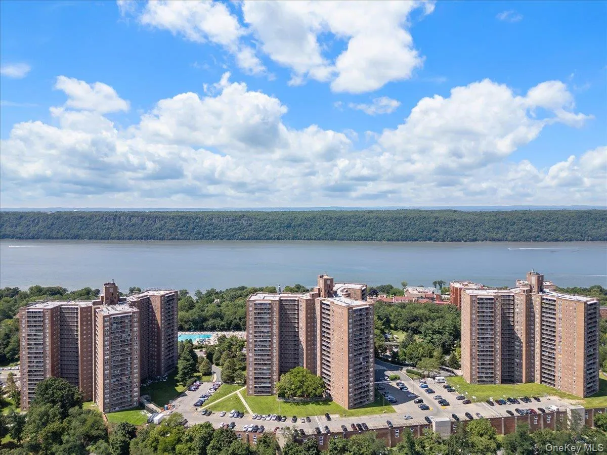 5700 Arlington Avenue, New York, NY, 1 Bedroom Bedrooms, 3 Rooms Rooms,1 BathroomBathrooms,Residential,For Rent,Arlington,0,1051206 5700 Arlington Avenue, New York, NY, 1 Bedroom Bedrooms, 3 Rooms Rooms,1 BathroomBathrooms,Residential,For Rent,Arlington,0,1051206