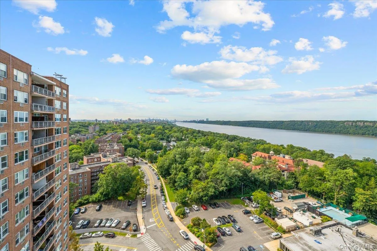 5700 Arlington Avenue, New York, NY, 1 Bedroom Bedrooms, 3 Rooms Rooms,1 BathroomBathrooms,Residential,For Rent,Arlington,0,1051206 5700 Arlington Avenue, New York, NY, 1 Bedroom Bedrooms, 3 Rooms Rooms,1 BathroomBathrooms,Residential,For Rent,Arlington,0,1051206