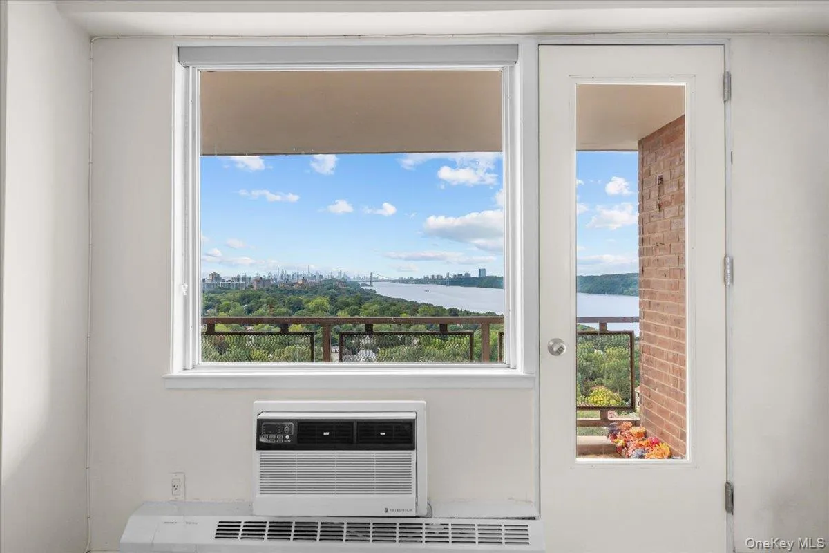 5700 Arlington Avenue, New York, NY, 1 Bedroom Bedrooms, 3 Rooms Rooms,1 BathroomBathrooms,Residential,For Rent,Arlington,0,1051206 5700 Arlington Avenue, New York, NY, 1 Bedroom Bedrooms, 3 Rooms Rooms,1 BathroomBathrooms,Residential,For Rent,Arlington,0,1051206