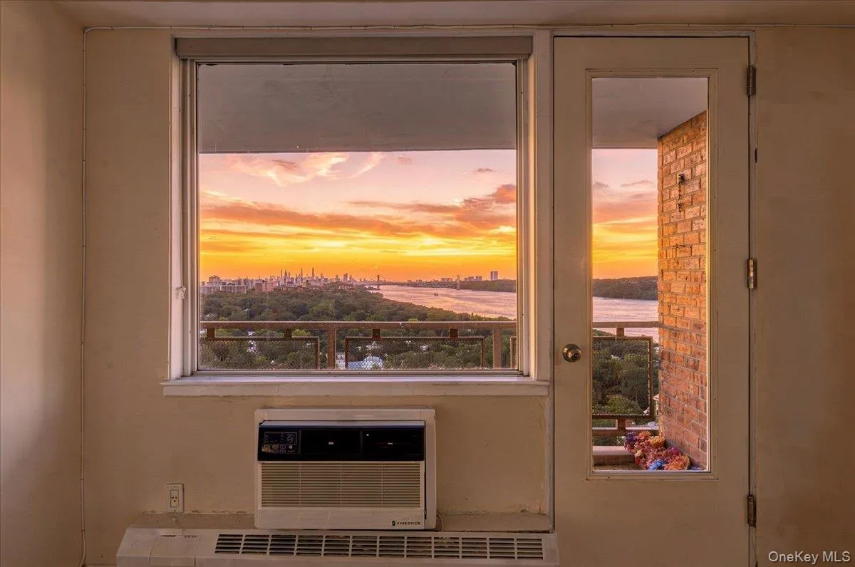 5700 Arlington Avenue, New York, NY, 1 Bedroom Bedrooms, 3 Rooms Rooms,1 BathroomBathrooms,Residential,For Rent,Arlington,0,1051206 5700 Arlington Avenue, New York, NY, 1 Bedroom Bedrooms, 3 Rooms Rooms,1 BathroomBathrooms,Residential,For Rent,Arlington,0,1051206