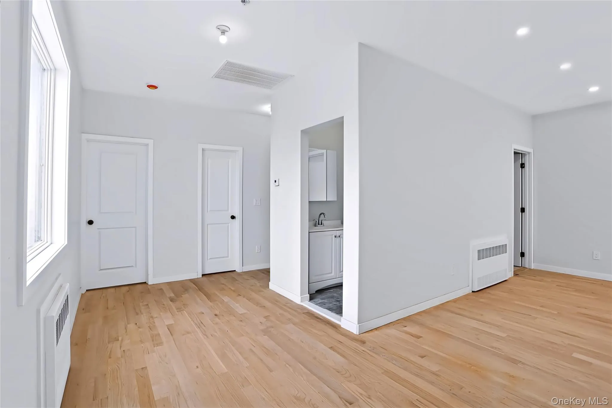 16 Phyllis Terrace, Ramapo, NY, 5 Bedrooms Bedrooms, 9 Rooms Rooms,3 BathroomsBathrooms,Residential,For Rent,Phyllis,0,1051208 16 Phyllis Terrace, Ramapo, NY, 5 Bedrooms Bedrooms, 9 Rooms Rooms,3 BathroomsBathrooms,Residential,For Rent,Phyllis,0,1051208