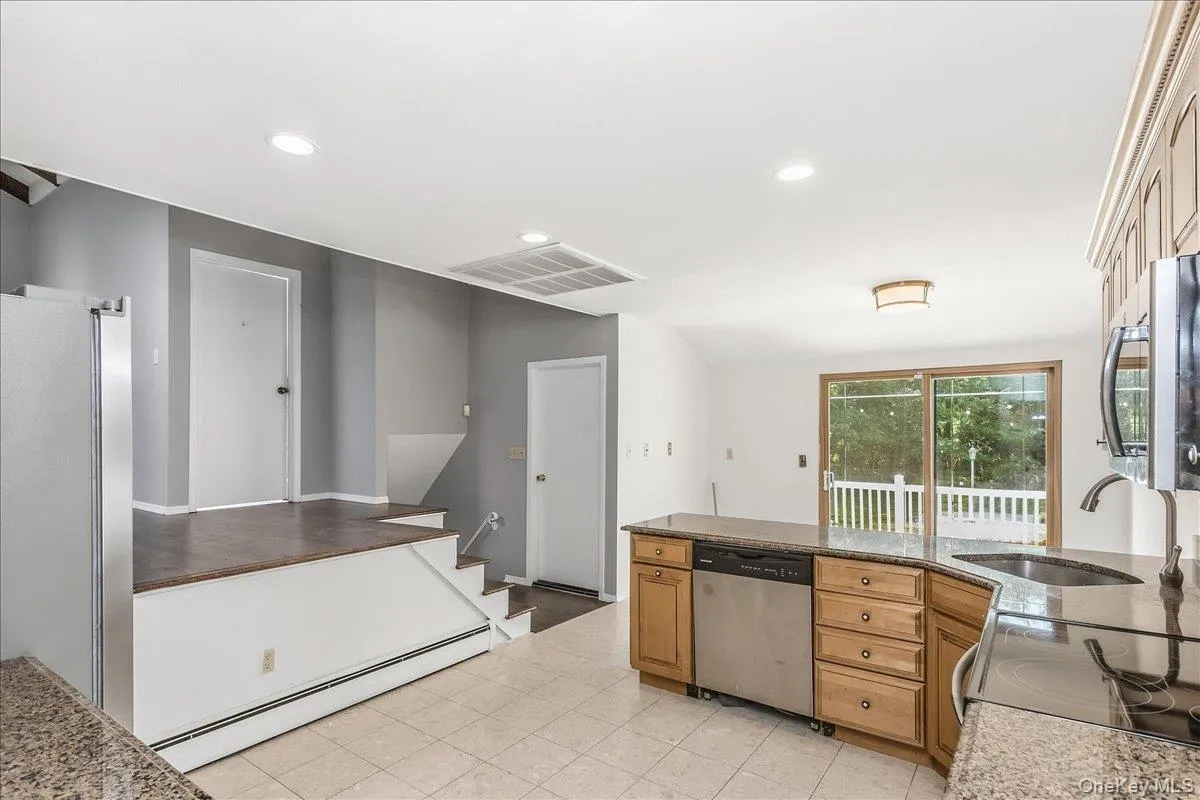 274 Marlin Street, Huntington, NY, 4 Bedrooms Bedrooms, 8 Rooms Rooms,3 BathroomsBathrooms,Residential,For Rent,Marlin,0,1051210 274 Marlin Street, Huntington, NY, 4 Bedrooms Bedrooms, 8 Rooms Rooms,3 BathroomsBathrooms,Residential,For Rent,Marlin,0,1051210