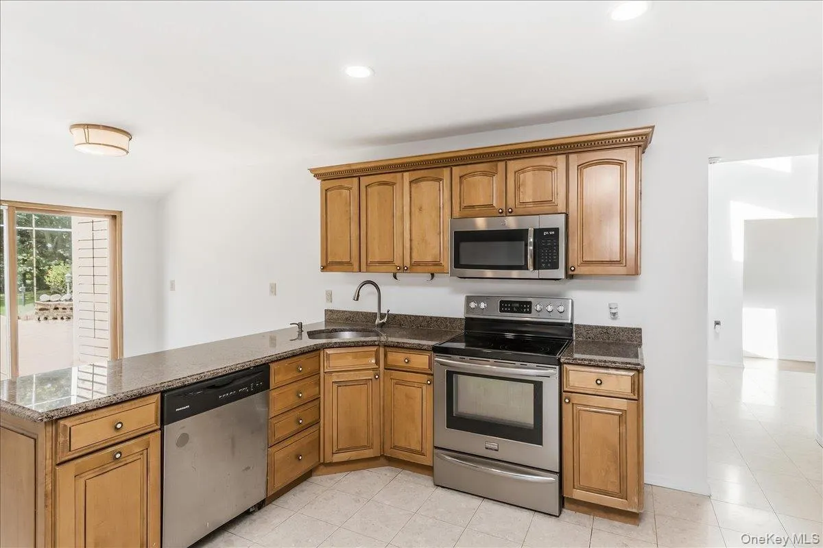 274 Marlin Street, Huntington, NY, 4 Bedrooms Bedrooms, 8 Rooms Rooms,3 BathroomsBathrooms,Residential,For Rent,Marlin,0,1051210 274 Marlin Street, Huntington, NY, 4 Bedrooms Bedrooms, 8 Rooms Rooms,3 BathroomsBathrooms,Residential,For Rent,Marlin,0,1051210