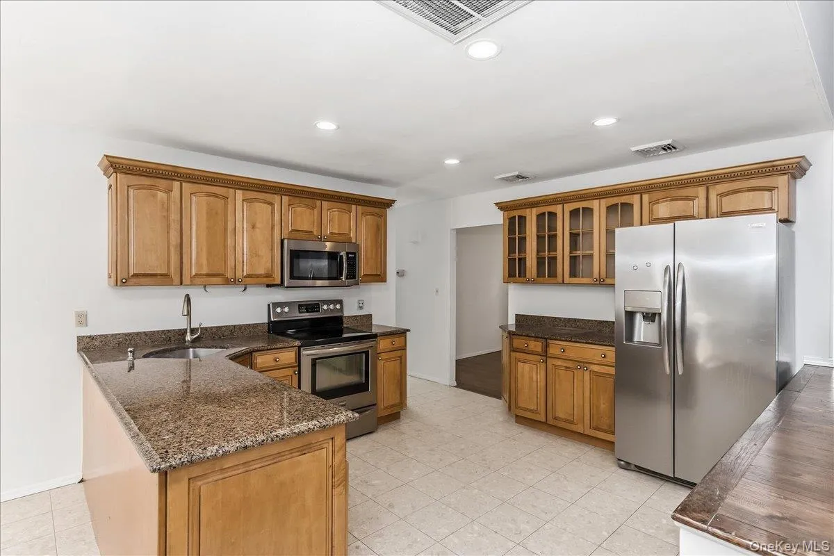 274 Marlin Street, Huntington, NY, 4 Bedrooms Bedrooms, 8 Rooms Rooms,3 BathroomsBathrooms,Residential,For Rent,Marlin,0,1051210 274 Marlin Street, Huntington, NY, 4 Bedrooms Bedrooms, 8 Rooms Rooms,3 BathroomsBathrooms,Residential,For Rent,Marlin,0,1051210