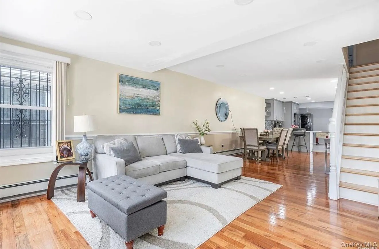 8818 201st Street, New York, NY, 3 Bedrooms Bedrooms, 8 Rooms Rooms,2 BathroomsBathrooms,Residential,For Rent,201st,0,1051212 8818 201st Street, New York, NY, 3 Bedrooms Bedrooms, 8 Rooms Rooms,2 BathroomsBathrooms,Residential,For Rent,201st,0,1051212