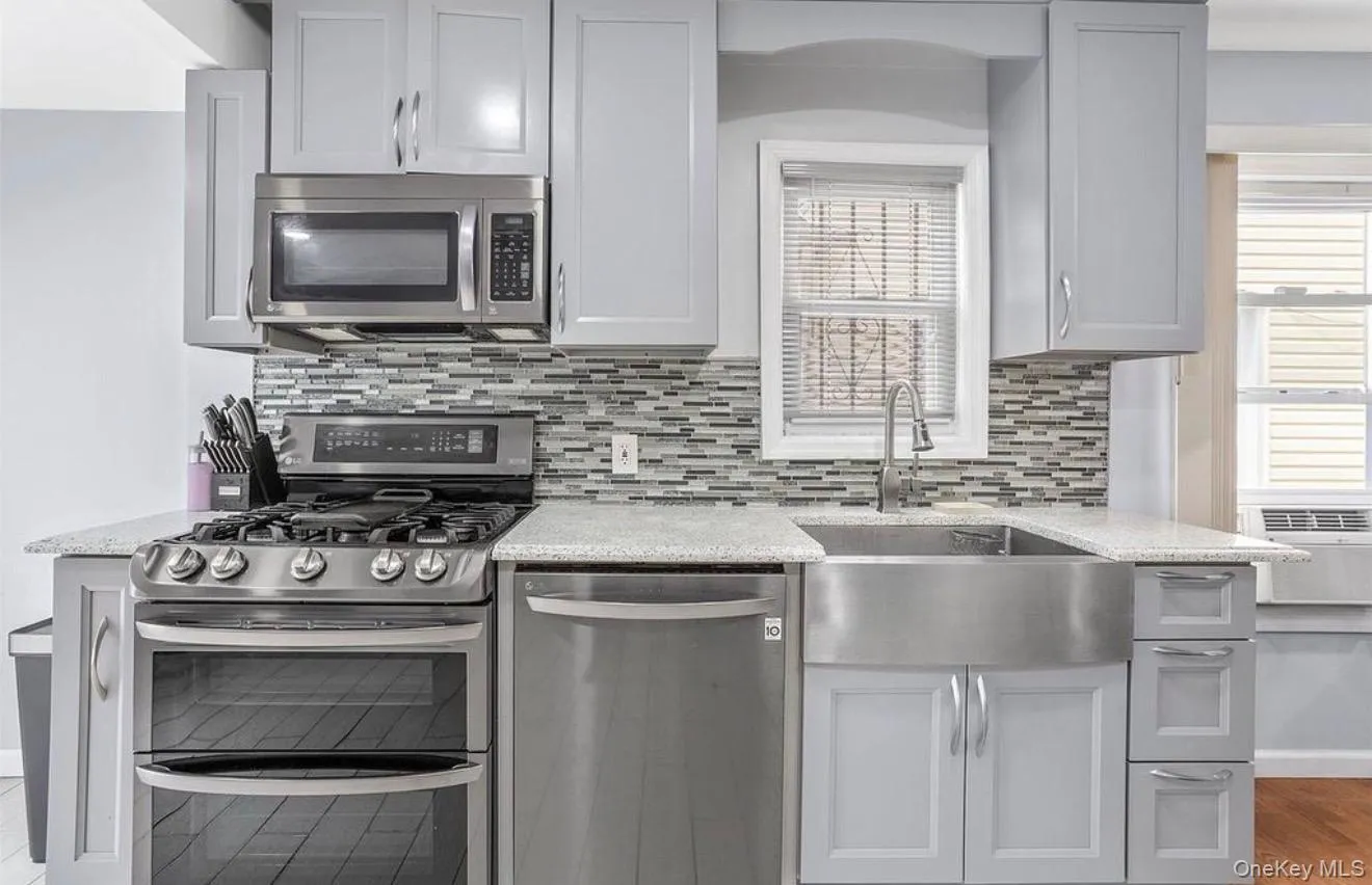 8818 201st Street, New York, NY, 3 Bedrooms Bedrooms, 8 Rooms Rooms,2 BathroomsBathrooms,Residential,For Rent,201st,0,1051212 8818 201st Street, New York, NY, 3 Bedrooms Bedrooms, 8 Rooms Rooms,2 BathroomsBathrooms,Residential,For Rent,201st,0,1051212