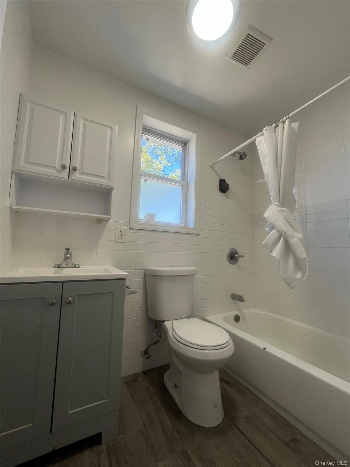 164-33 77th Avenue, New York, NY, 5 Bedrooms Bedrooms, 9 Rooms Rooms,2 BathroomsBathrooms,Residential,For Rent,77th,0,1051213 164-33 77th Avenue, New York, NY, 5 Bedrooms Bedrooms, 9 Rooms Rooms,2 BathroomsBathrooms,Residential,For Rent,77th,0,1051213