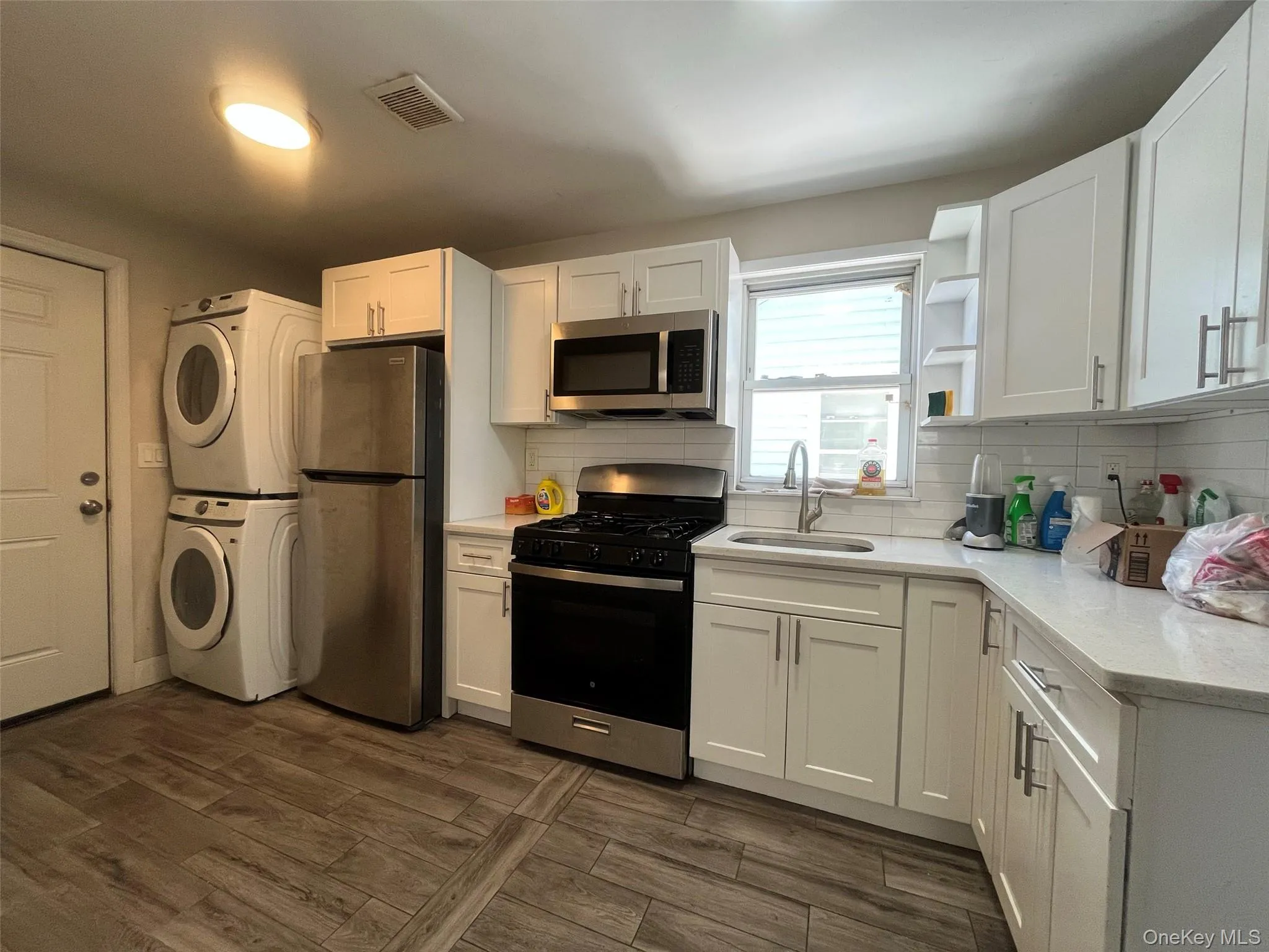 164-33 77th Avenue, New York, NY, 5 Bedrooms Bedrooms, 9 Rooms Rooms,2 BathroomsBathrooms,Residential,For Rent,77th,0,1051213 164-33 77th Avenue, New York, NY, 5 Bedrooms Bedrooms, 9 Rooms Rooms,2 BathroomsBathrooms,Residential,For Rent,77th,0,1051213