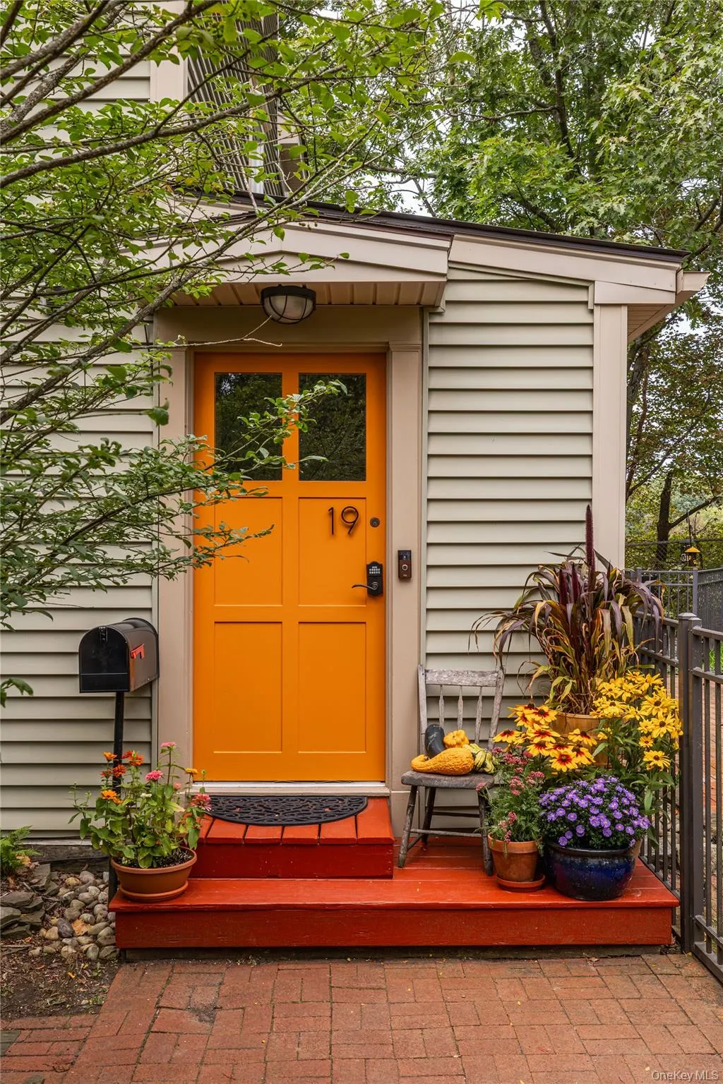 19 Linden Avenue, Troy, NY, 3 Bedrooms Bedrooms, 9 Rooms Rooms,2 BathroomsBathrooms,Residential,For Rent,Linden,0,1051215 19 Linden Avenue, Troy, NY, 3 Bedrooms Bedrooms, 9 Rooms Rooms,2 BathroomsBathrooms,Residential,For Rent,Linden,0,1051215