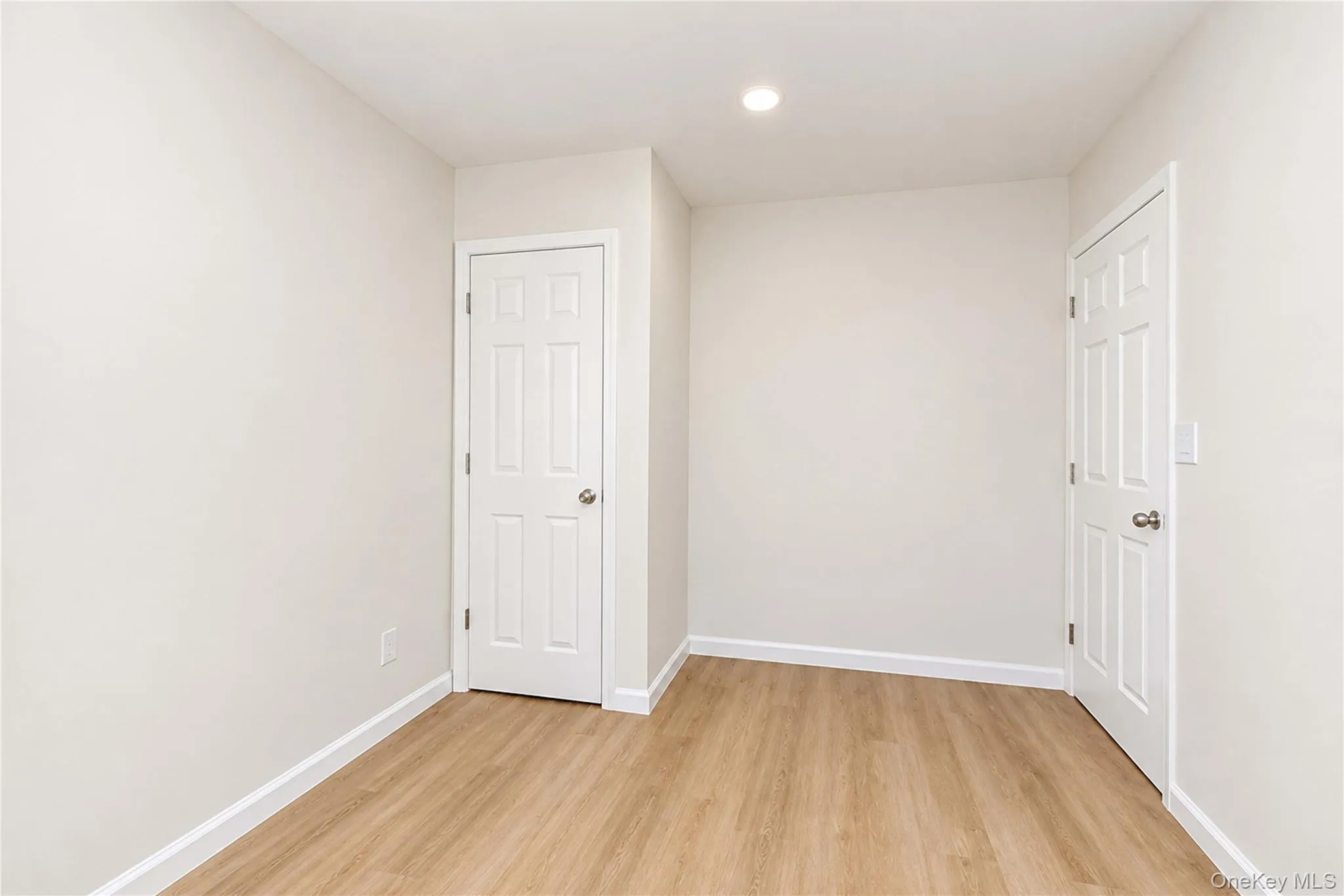145 Lincoln Avenue, New York, NY, 2 Bedrooms Bedrooms, 4 Rooms Rooms,1 BathroomBathrooms,Residential,For Rent,Lincoln,0,1051216 145 Lincoln Avenue, New York, NY, 2 Bedrooms Bedrooms, 4 Rooms Rooms,1 BathroomBathrooms,Residential,For Rent,Lincoln,0,1051216