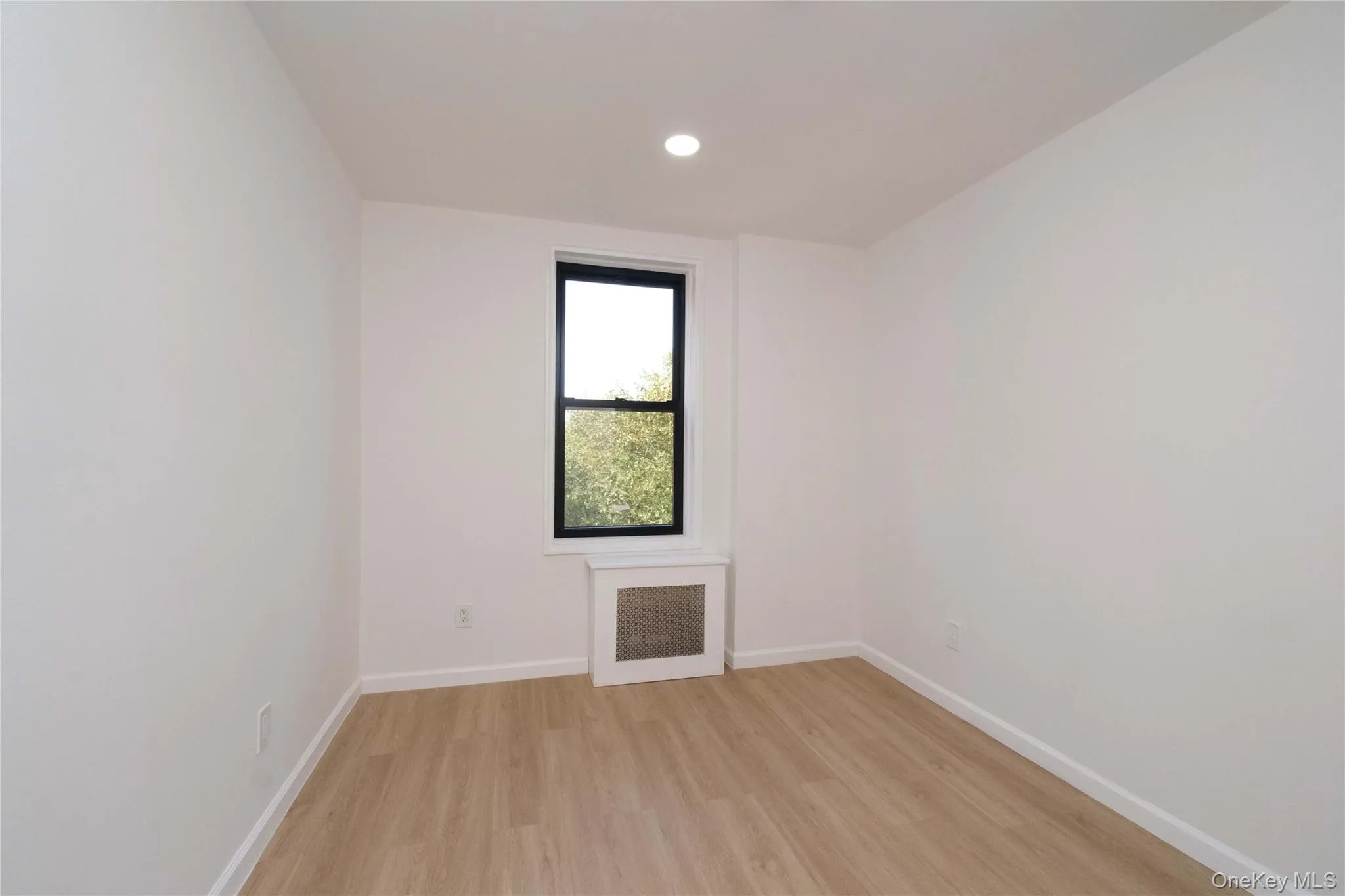 145 Lincoln Avenue, New York, NY, 2 Bedrooms Bedrooms, 4 Rooms Rooms,1 BathroomBathrooms,Residential,For Rent,Lincoln,0,1051216 145 Lincoln Avenue, New York, NY, 2 Bedrooms Bedrooms, 4 Rooms Rooms,1 BathroomBathrooms,Residential,For Rent,Lincoln,0,1051216