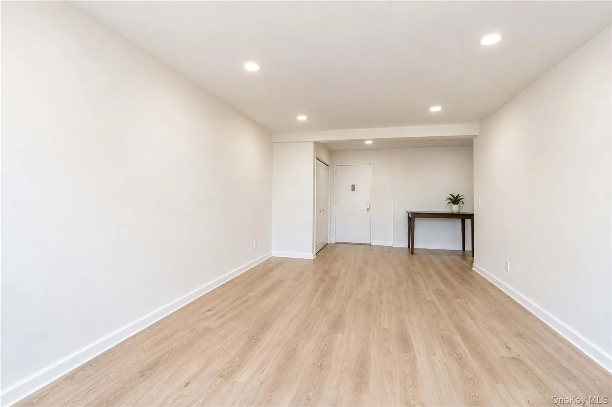 145 Lincoln Avenue, New York, NY, 2 Bedrooms Bedrooms, 4 Rooms Rooms,1 BathroomBathrooms,Residential,For Rent,Lincoln,0,1051216 145 Lincoln Avenue, New York, NY, 2 Bedrooms Bedrooms, 4 Rooms Rooms,1 BathroomBathrooms,Residential,For Rent,Lincoln,0,1051216