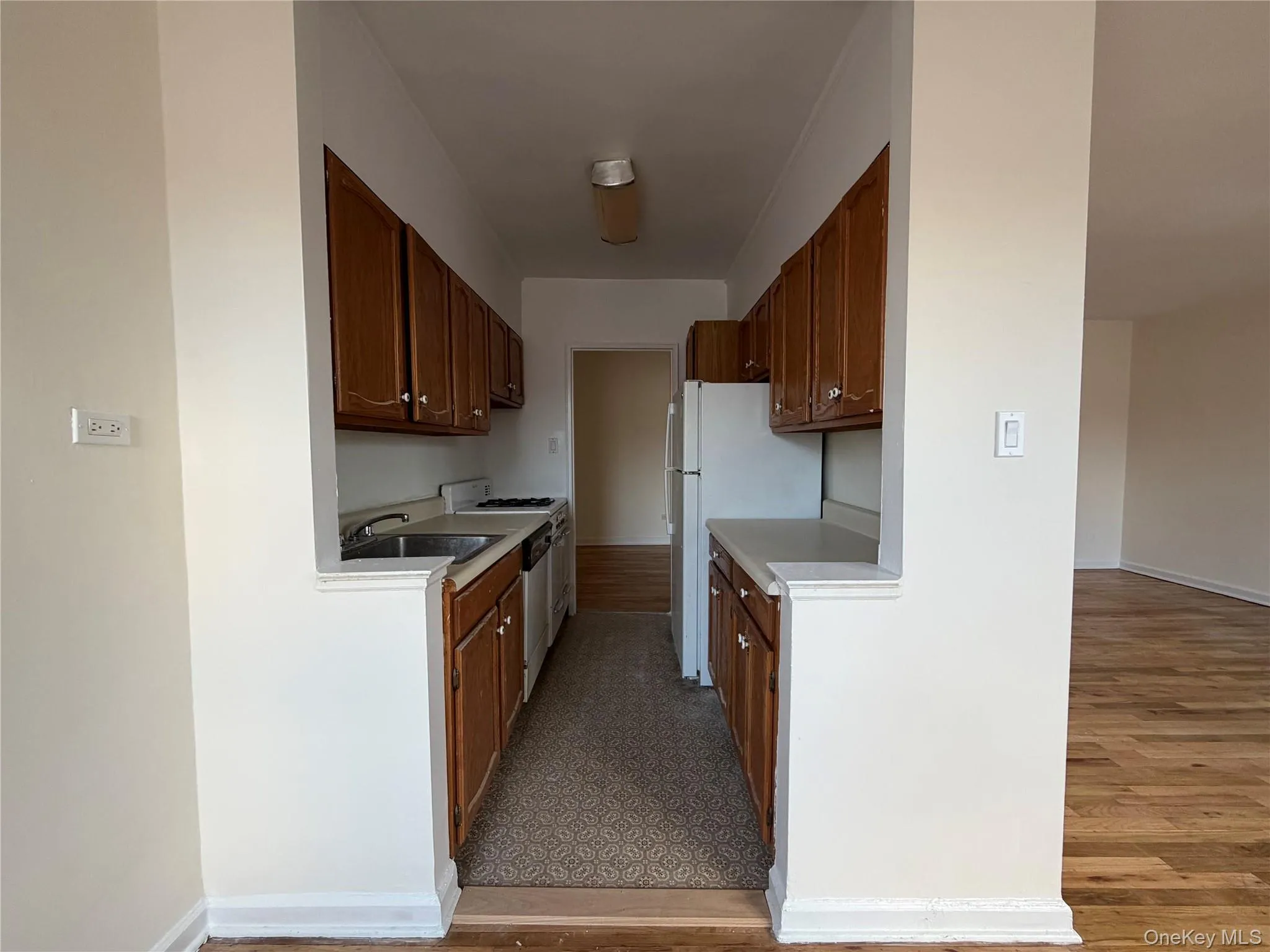 79-10 34th Avenue, New York, NY, 2 Rooms Rooms,1 BathroomBathrooms,Residential,For Rent,34th,0,1051219 79-10 34th Avenue, New York, NY, 2 Rooms Rooms,1 BathroomBathrooms,Residential,For Rent,34th,0,1051219