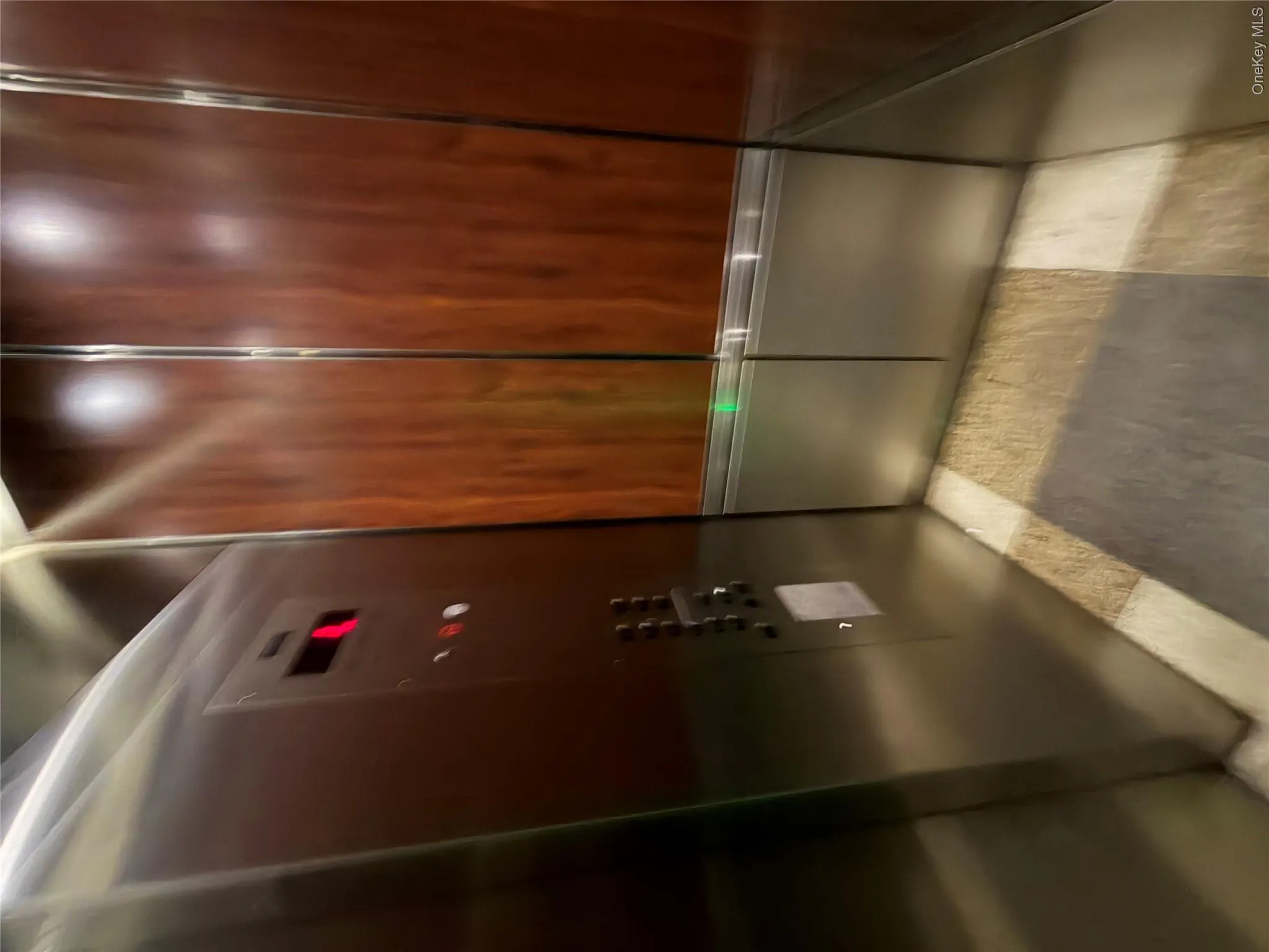 Elevator Elevator