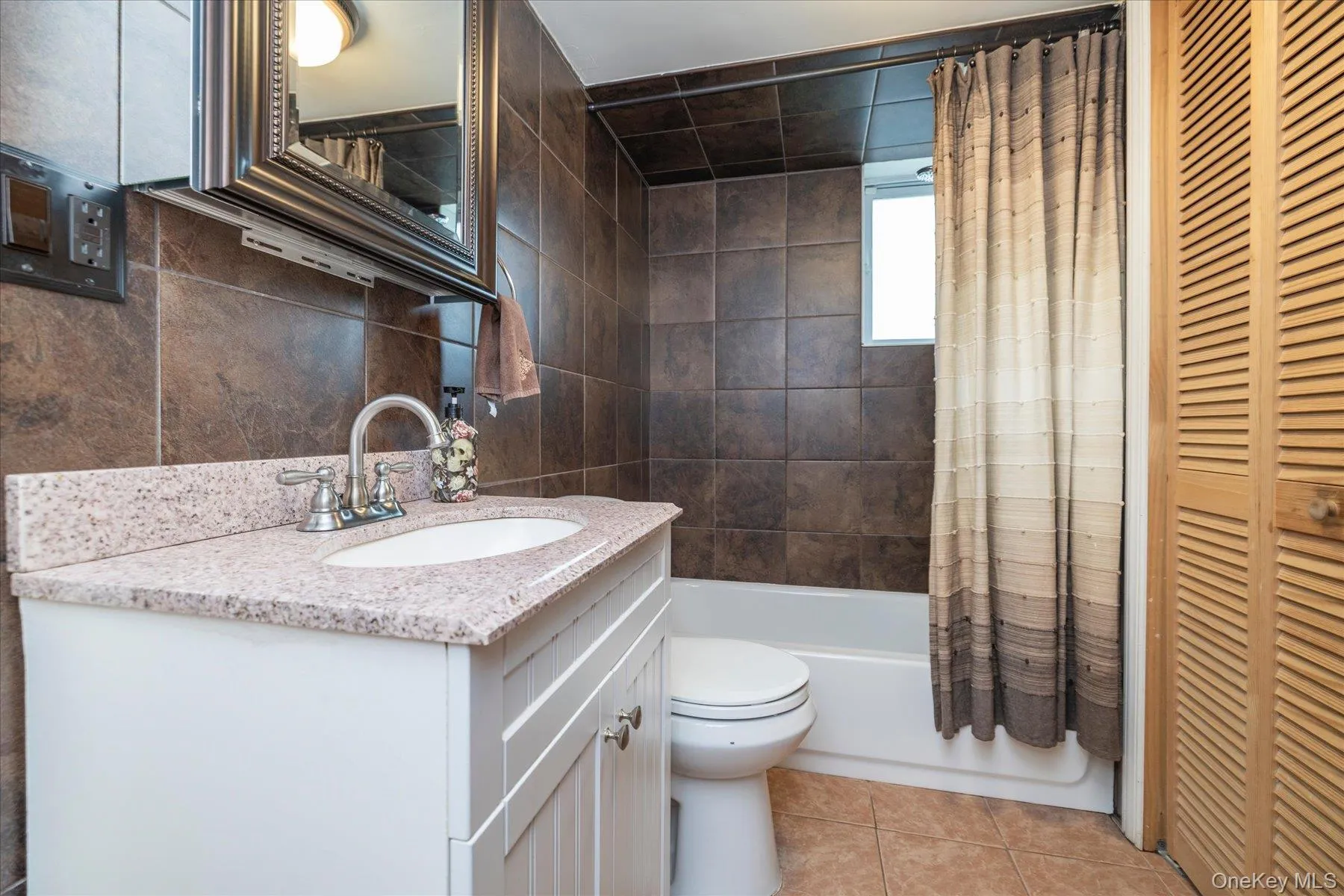 156-21 96th Street, New York, NY, 2 Bedrooms Bedrooms, 7 Rooms Rooms,2 BathroomsBathrooms,Residential,For Rent,96th,0,1051221 156-21 96th Street, New York, NY, 2 Bedrooms Bedrooms, 7 Rooms Rooms,2 BathroomsBathrooms,Residential,For Rent,96th,0,1051221