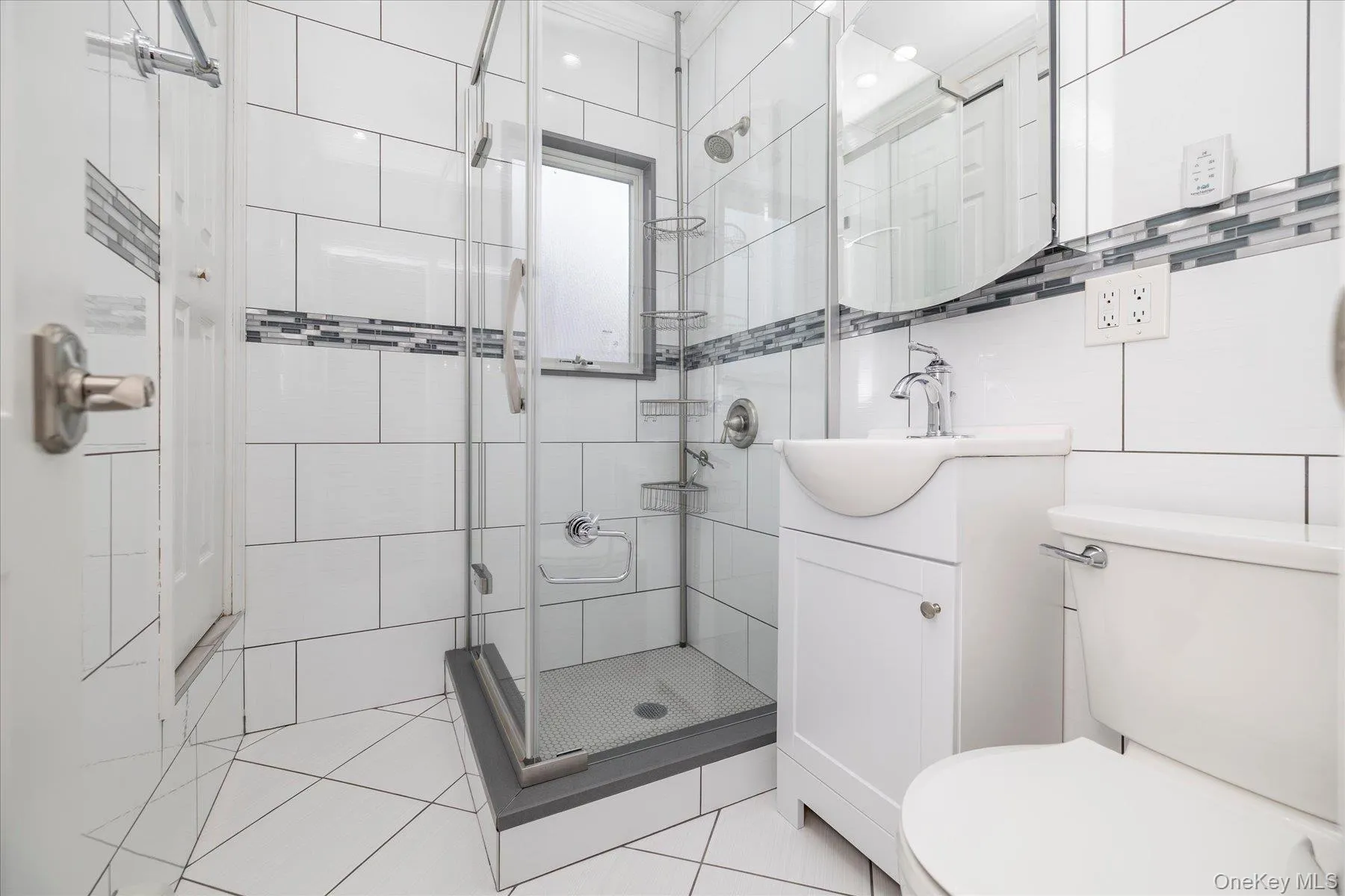 156-21 96th Street, New York, NY, 2 Bedrooms Bedrooms, 7 Rooms Rooms,2 BathroomsBathrooms,Residential,For Rent,96th,0,1051221 156-21 96th Street, New York, NY, 2 Bedrooms Bedrooms, 7 Rooms Rooms,2 BathroomsBathrooms,Residential,For Rent,96th,0,1051221
