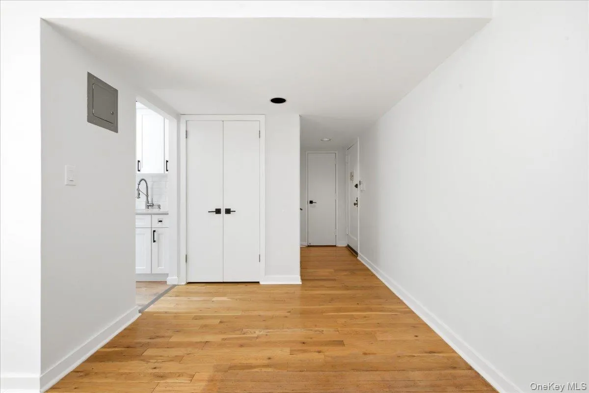 13 Terrace Circle, North Hempstead, NY, 1 Bedroom Bedrooms, 4 Rooms Rooms,1 BathroomBathrooms,Residential,For Rent,Terrace Circle,0,1051226 13 Terrace Circle, North Hempstead, NY, 1 Bedroom Bedrooms, 4 Rooms Rooms,1 BathroomBathrooms,Residential,For Rent,Terrace Circle,0,1051226