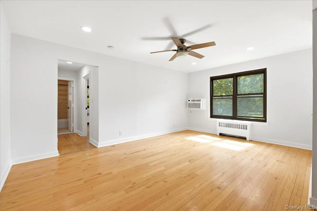 13 Terrace Circle, North Hempstead, NY, 1 Bedroom Bedrooms, 4 Rooms Rooms,1 BathroomBathrooms,Residential,For Rent,Terrace Circle,0,1051226 13 Terrace Circle, North Hempstead, NY, 1 Bedroom Bedrooms, 4 Rooms Rooms,1 BathroomBathrooms,Residential,For Rent,Terrace Circle,0,1051226