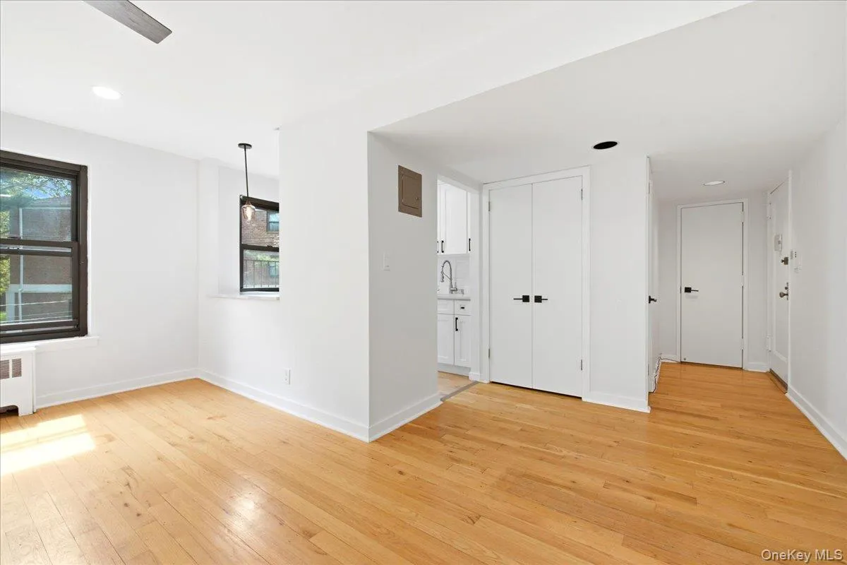 13 Terrace Circle, North Hempstead, NY, 1 Bedroom Bedrooms, 4 Rooms Rooms,1 BathroomBathrooms,Residential,For Rent,Terrace Circle,0,1051226 13 Terrace Circle, North Hempstead, NY, 1 Bedroom Bedrooms, 4 Rooms Rooms,1 BathroomBathrooms,Residential,For Rent,Terrace Circle,0,1051226