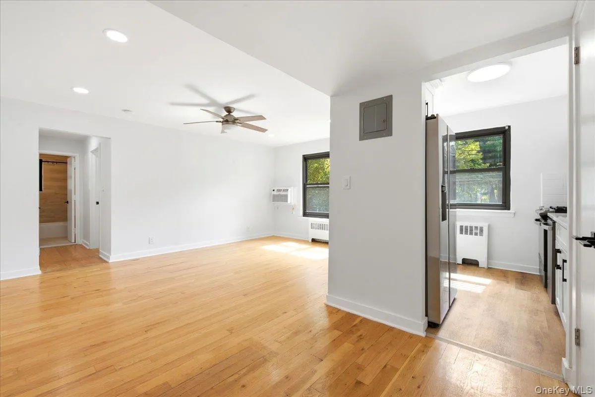 13 Terrace Circle, North Hempstead, NY, 1 Bedroom Bedrooms, 4 Rooms Rooms,1 BathroomBathrooms,Residential,For Rent,Terrace Circle,0,1051226 13 Terrace Circle, North Hempstead, NY, 1 Bedroom Bedrooms, 4 Rooms Rooms,1 BathroomBathrooms,Residential,For Rent,Terrace Circle,0,1051226