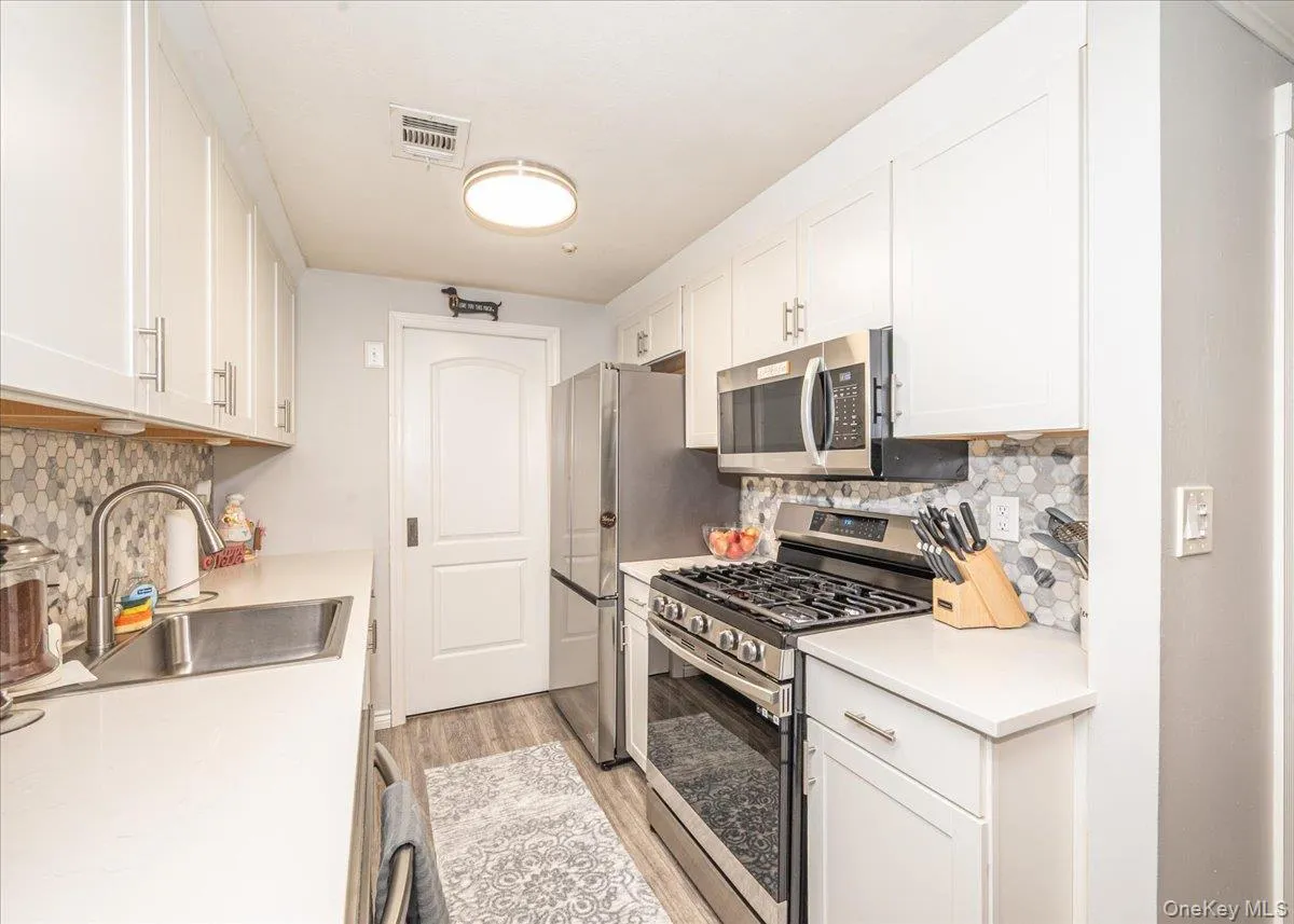 72 Birchwood Road, Brookhaven, NY, 2 Bedrooms Bedrooms, 5 Rooms Rooms,1 BathroomBathrooms,Residential,For Rent,Birchwood,0,1051230 72 Birchwood Road, Brookhaven, NY, 2 Bedrooms Bedrooms, 5 Rooms Rooms,1 BathroomBathrooms,Residential,For Rent,Birchwood,0,1051230