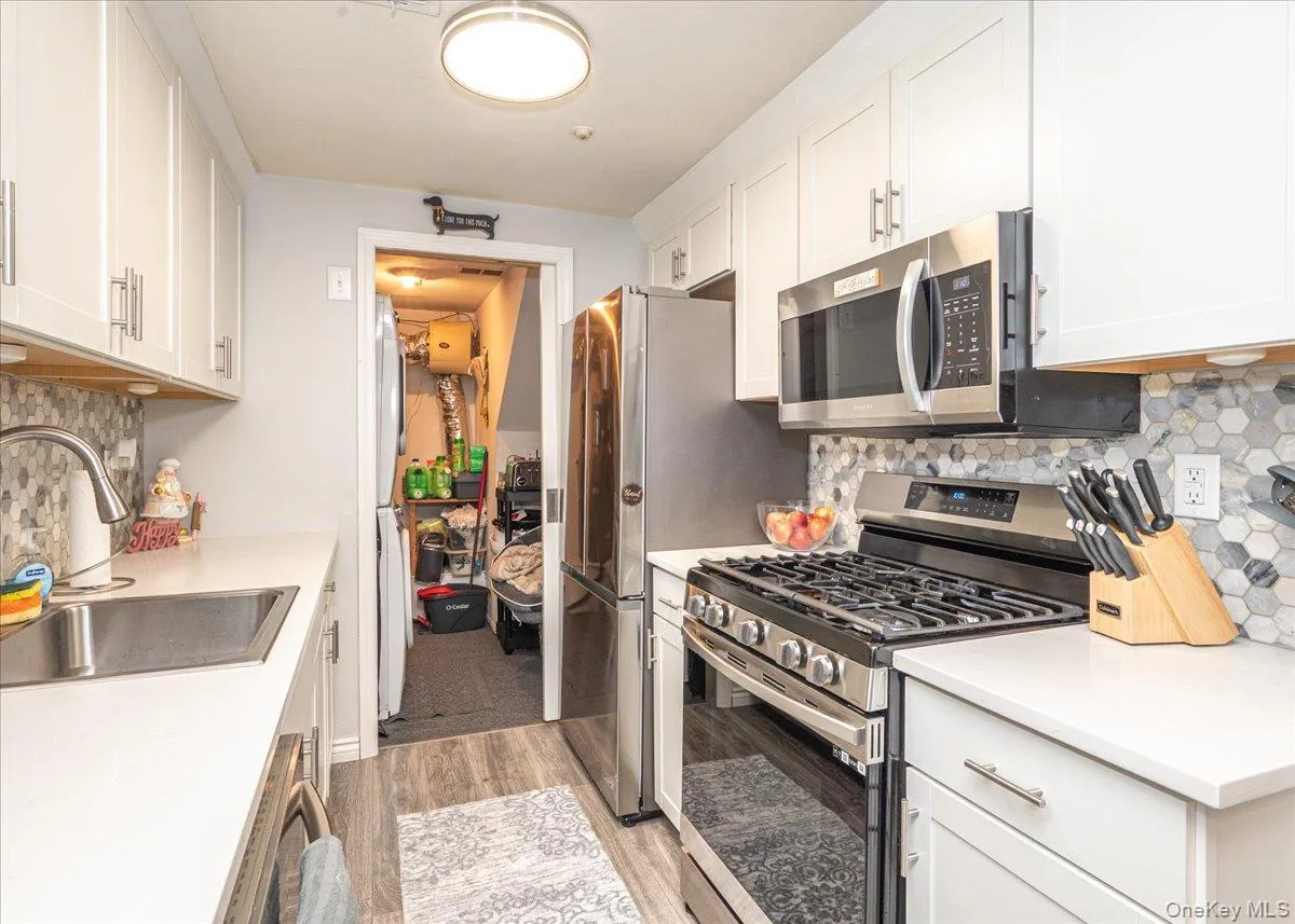 72 Birchwood Road, Brookhaven, NY, 2 Bedrooms Bedrooms, 5 Rooms Rooms,1 BathroomBathrooms,Residential,For Rent,Birchwood,0,1051230 72 Birchwood Road, Brookhaven, NY, 2 Bedrooms Bedrooms, 5 Rooms Rooms,1 BathroomBathrooms,Residential,For Rent,Birchwood,0,1051230