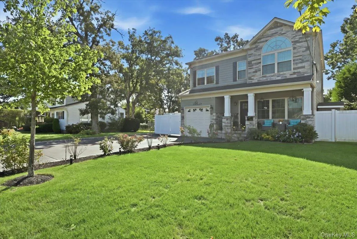 136 Oak Street, Babylon, NY, 4 Bedrooms Bedrooms, 8 Rooms Rooms,2 BathroomsBathrooms,Residential,For Rent,Oak,0,1051235 136 Oak Street, Babylon, NY, 4 Bedrooms Bedrooms, 8 Rooms Rooms,2 BathroomsBathrooms,Residential,For Rent,Oak,0,1051235