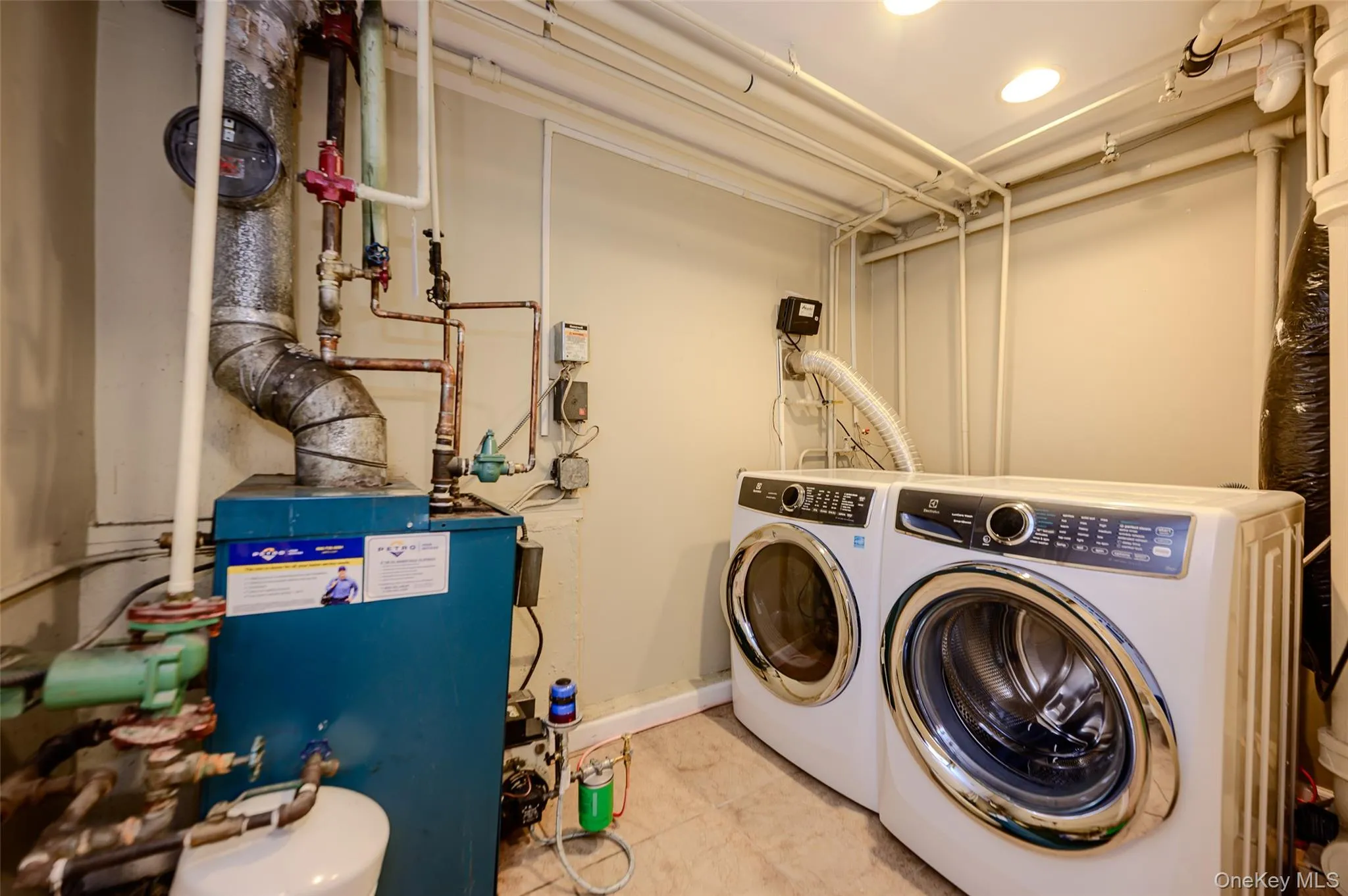 77 Concord Avenue, Hempstead, NY, 4 Bedrooms Bedrooms, 9 Rooms Rooms,2 BathroomsBathrooms,Residential,For Rent,Concord,0,1051255 77 Concord Avenue, Hempstead, NY, 4 Bedrooms Bedrooms, 9 Rooms Rooms,2 BathroomsBathrooms,Residential,For Rent,Concord,0,1051255