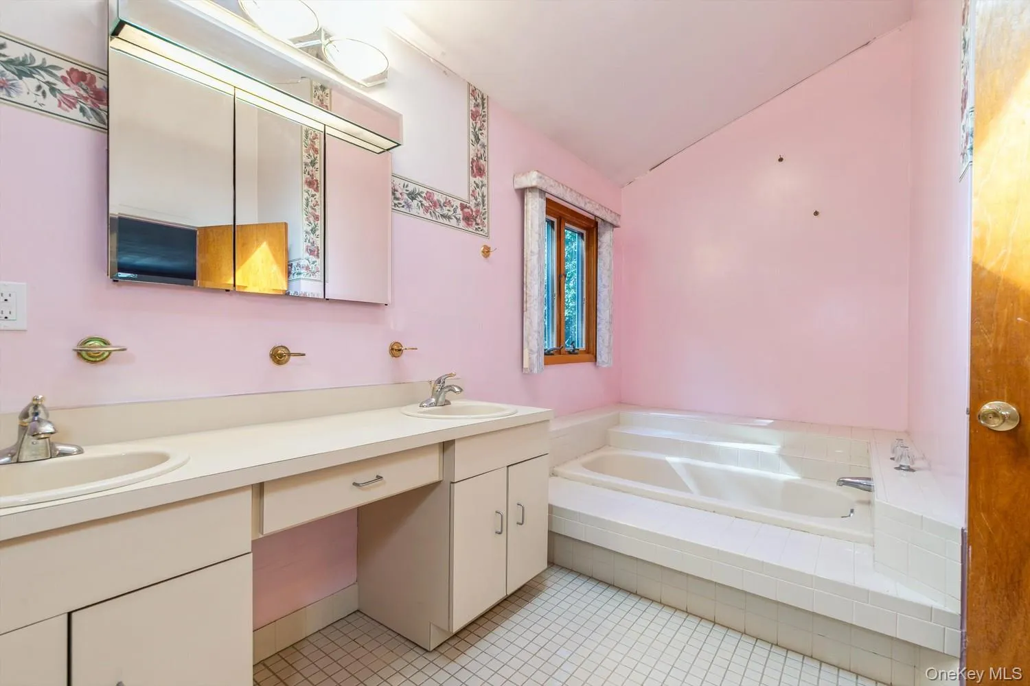 24 Kastal Drive, Brookhaven, NY, 4 Bedrooms Bedrooms, 10 Rooms Rooms,3 BathroomsBathrooms,Residential,For Rent,Kastal,0,1051266 24 Kastal Drive, Brookhaven, NY, 4 Bedrooms Bedrooms, 10 Rooms Rooms,3 BathroomsBathrooms,Residential,For Rent,Kastal,0,1051266