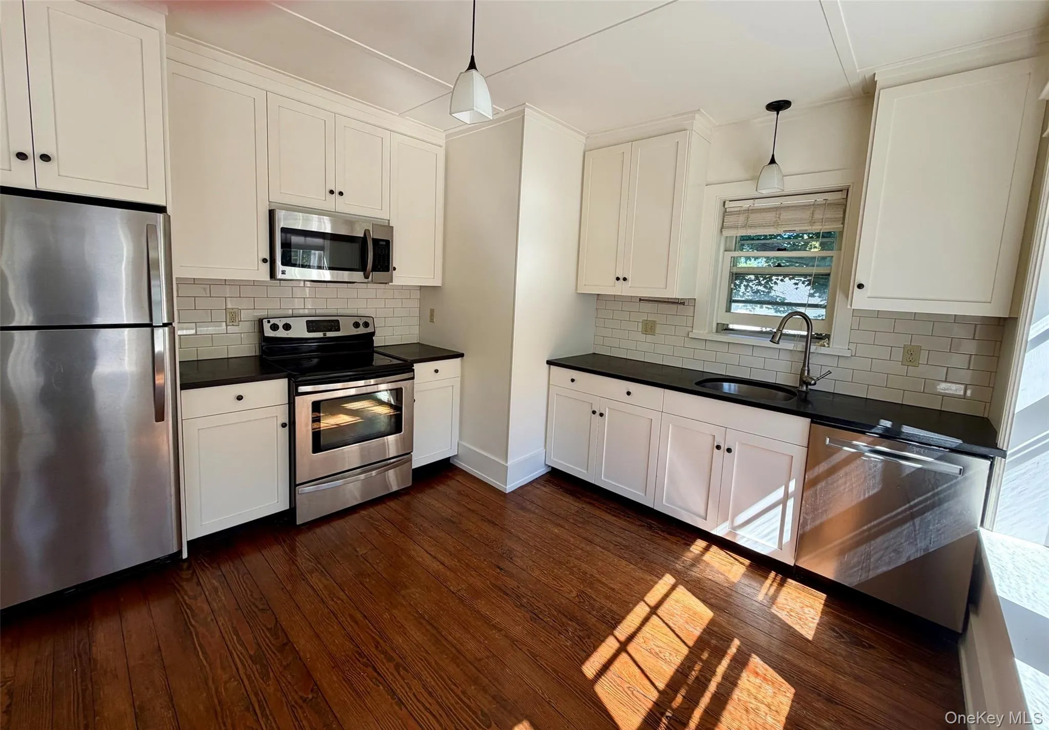 224 MAIN Street, Germantown, NY, 1 Bedroom Bedrooms, 4 Rooms Rooms,1 BathroomBathrooms,Residential Lease,For Rent,MAIN,0,1051269 224 MAIN Street, Germantown, NY, 1 Bedroom Bedrooms, 4 Rooms Rooms,1 BathroomBathrooms,Residential Lease,For Rent,MAIN,0,1051269